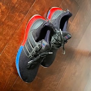 ADIDAS ULTRABOOST DNA MENS SHOES worn twice